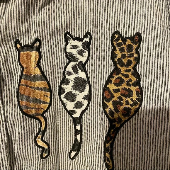 Victoria Jones Embroidered Cat Button Down Shirt - Picture 3 of 6